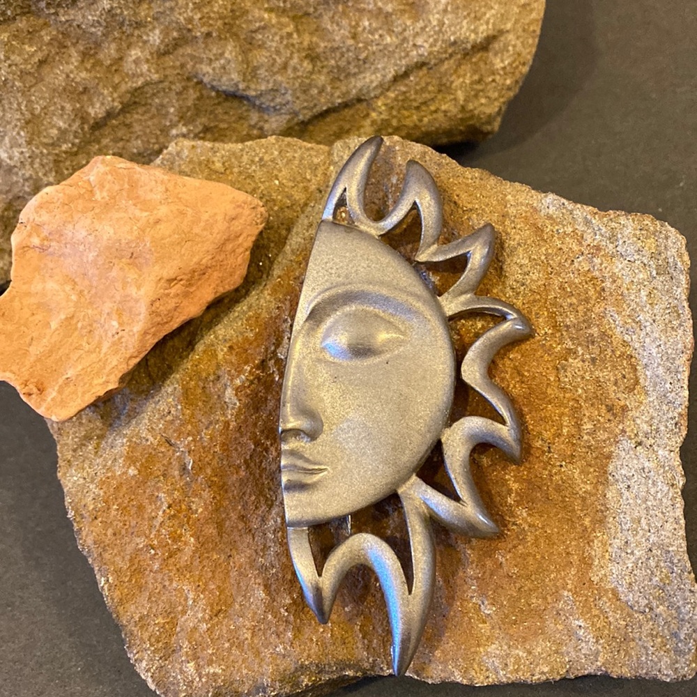 Women’s pin